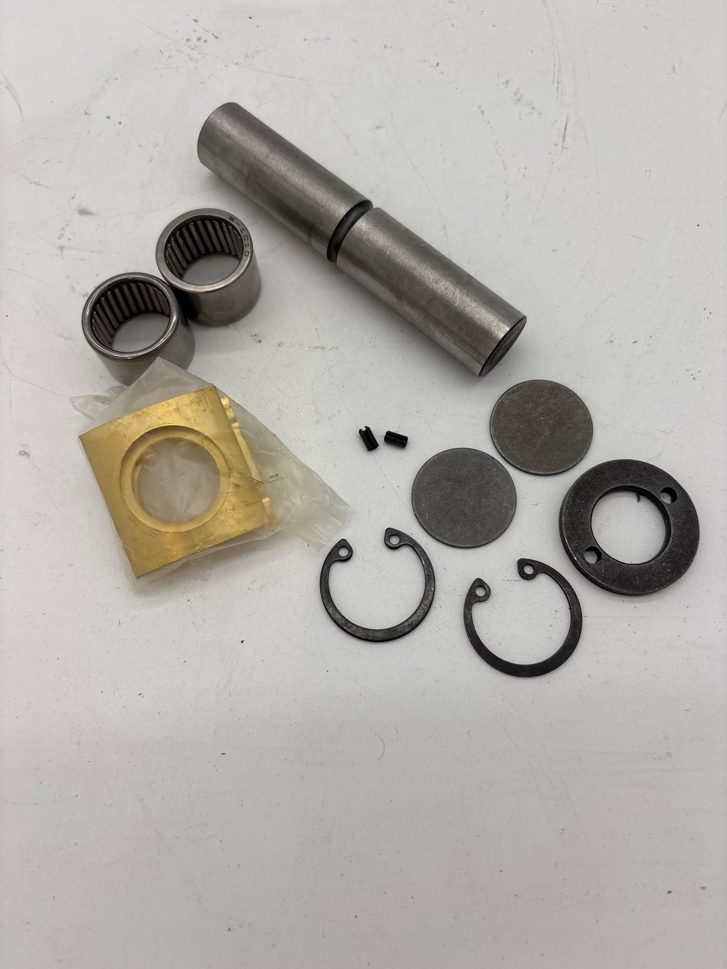 Reliant Rialto and Robin Swivel Pin Kit