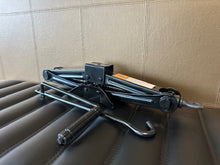 Scissor jack