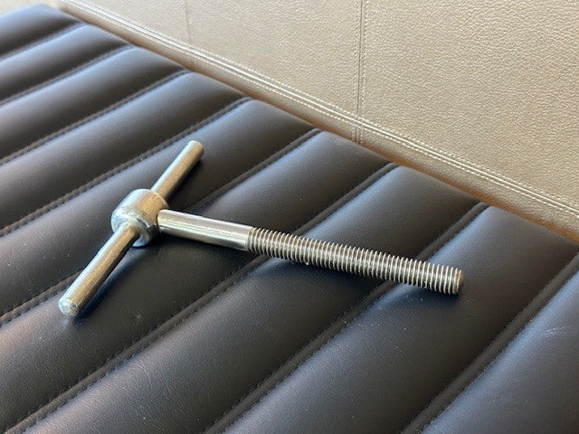 T bar for spare wheel without luggage rack