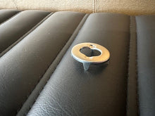 Turnbutton eyelet